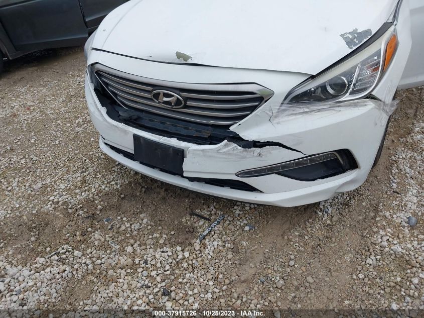 2015 HYUNDAI SONATA 2.4L SE - 5NPE24AF4FH208341