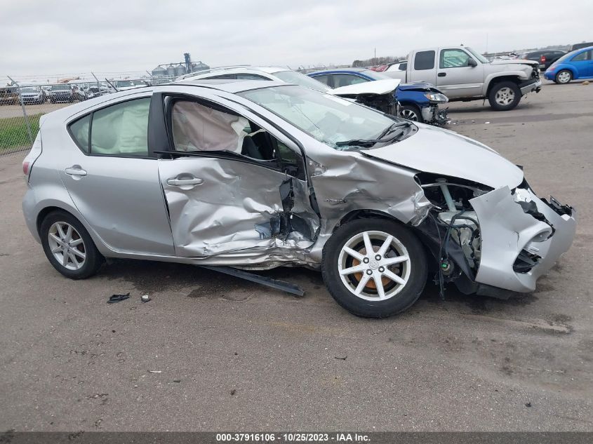 2013 TOYOTA PRIUS C - JTDKDTB32D1038111