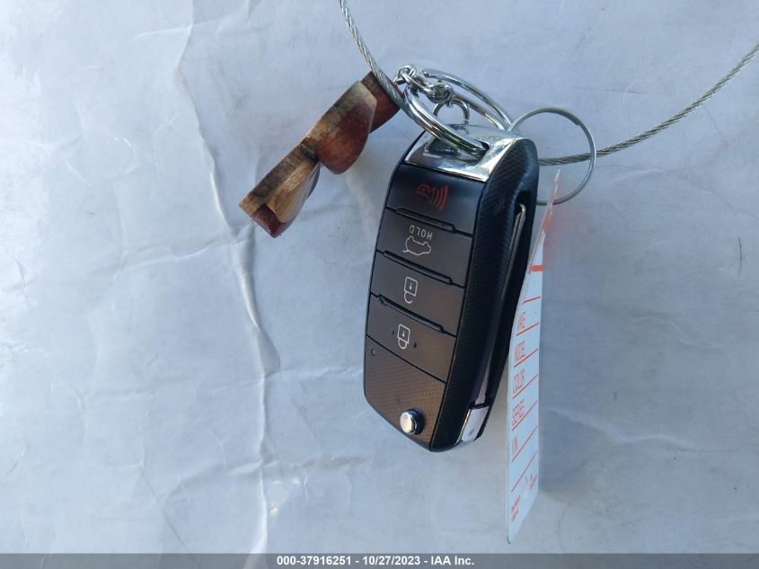 2016 KIA SOUL + - KNDJP3A54G7328194