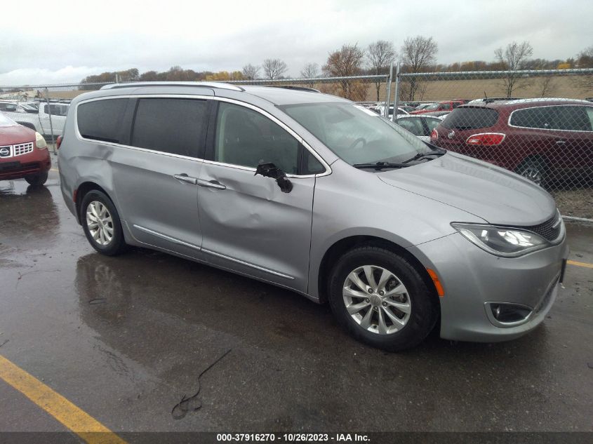 2C4RC1BG5JR211586 2018 CHRYSLER PACIFICA - Image 1