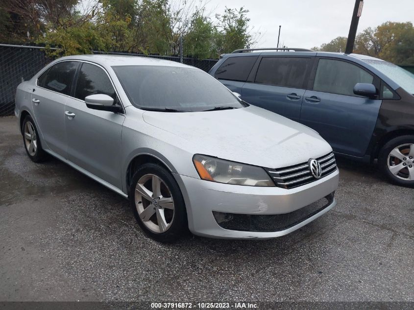 2013 VOLKSWAGEN PASSAT SE - 1VWBP7A37DC107571