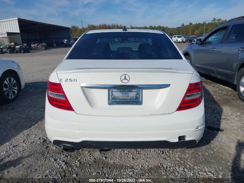 2014 MERCEDES-BENZ C 250 WDDGF4HB5EG223682