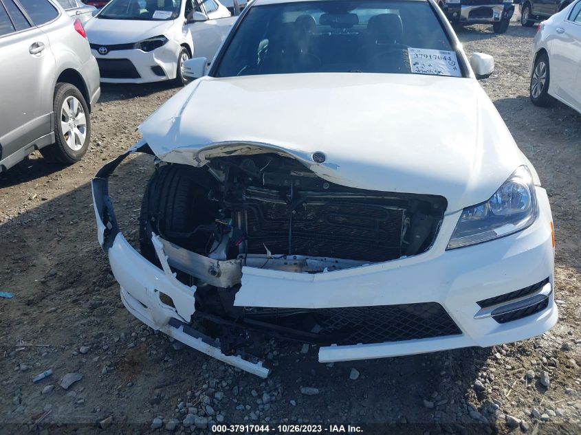 2014 MERCEDES-BENZ C 250 WDDGF4HB5EG223682