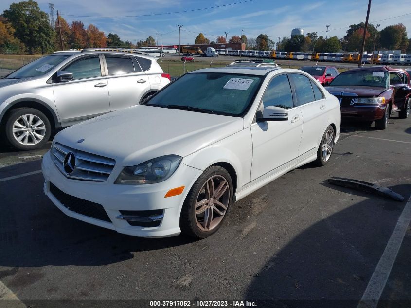 2013 MERCEDES-BENZ C 250 SPORT/LUXURY - WDDGF4HB7DA804845