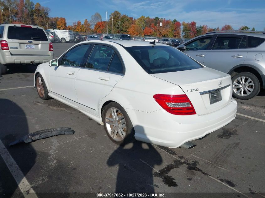 2013 MERCEDES-BENZ C 250 SPORT/LUXURY - WDDGF4HB7DA804845