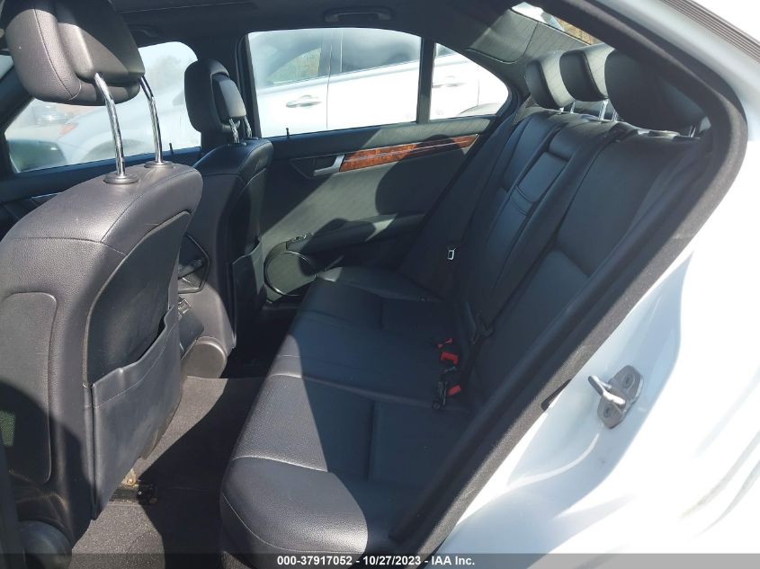 2013 MERCEDES-BENZ C 250 SPORT/LUXURY - WDDGF4HB7DA804845