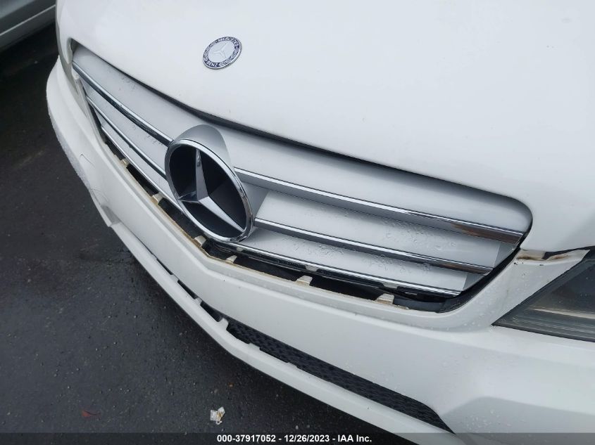 2013 MERCEDES-BENZ C 250 SPORT/LUXURY - WDDGF4HB7DA804845