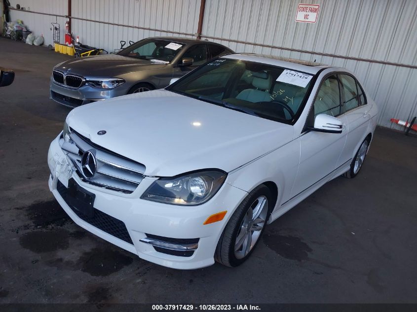2013 MERCEDES-BENZ C 250 SPORT/LUXURY - WDDGF4HB4DA769374