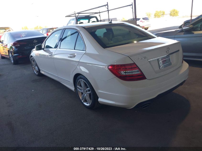 2013 MERCEDES-BENZ C 250 SPORT/LUXURY - WDDGF4HB4DA769374