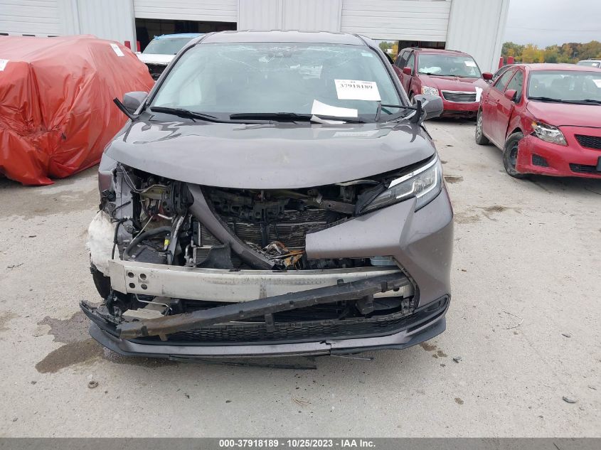 2021 TOYOTA SIENNA LE - 5TDKRKEC4MS015200