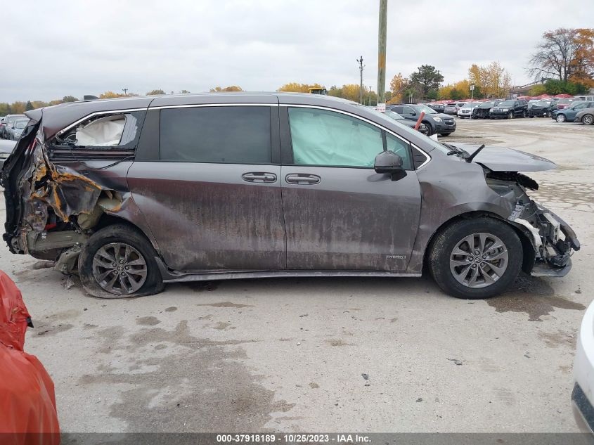 2021 TOYOTA SIENNA LE - 5TDKRKEC4MS015200
