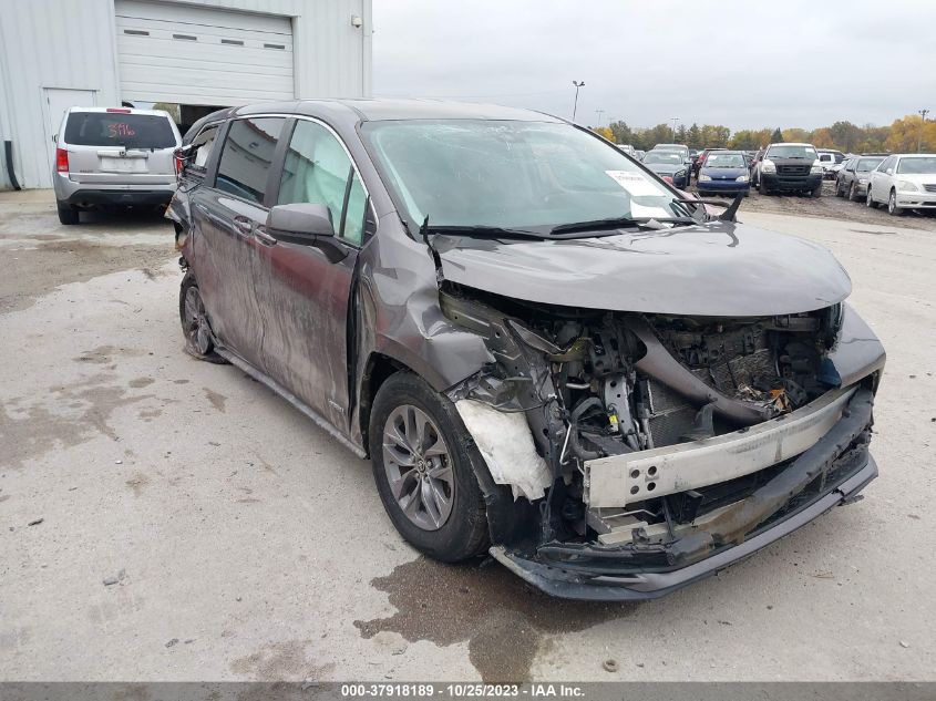 2021 TOYOTA SIENNA LE - 5TDKRKEC4MS015200