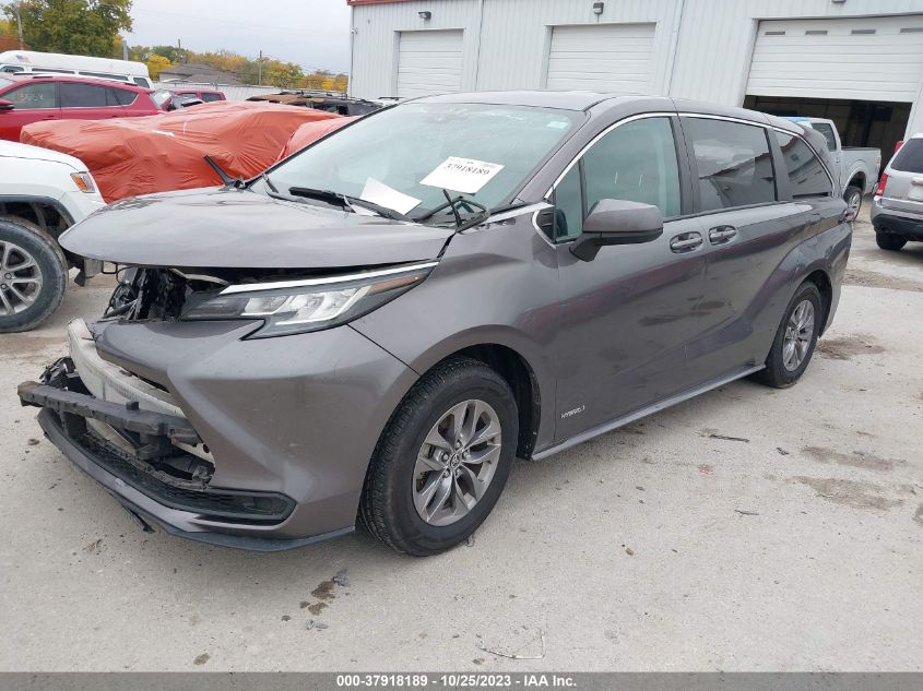 2021 TOYOTA SIENNA LE - 5TDKRKEC4MS015200