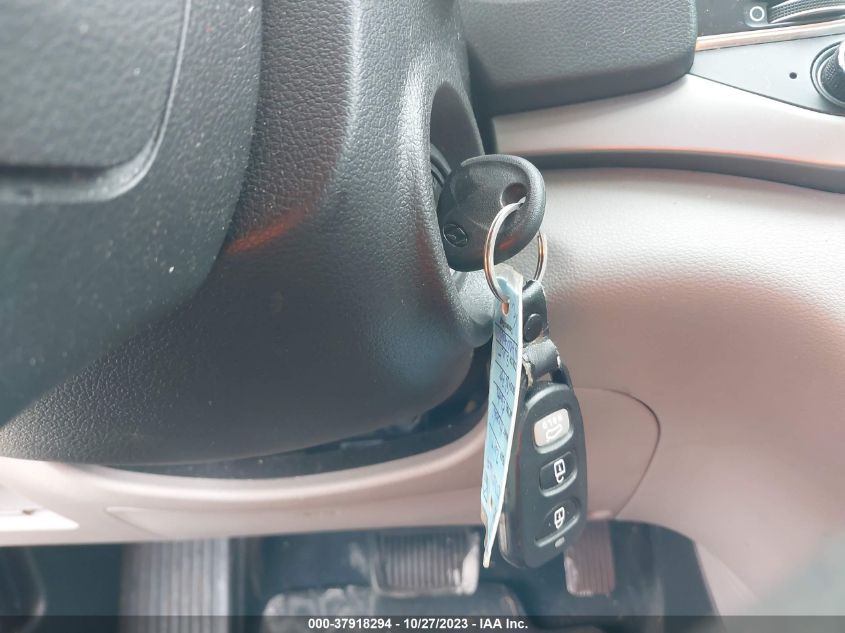 2017 HYUNDAI ELANTRA SE - 5NPD84LF9HH004063