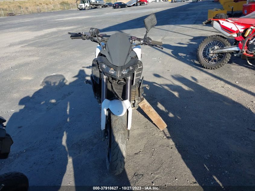 2017 YAMAHA FZ09 C JYARN53Y5HA000388