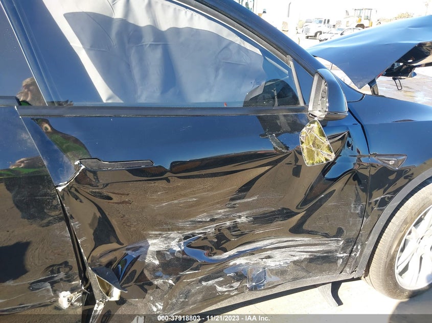 VIN 7SAYGDEE7PA113126 2023 TESLA MODEL Y