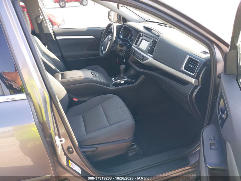 2019 TOYOTA HIGHLANDER LE - 5TDZZRFHXKS358558