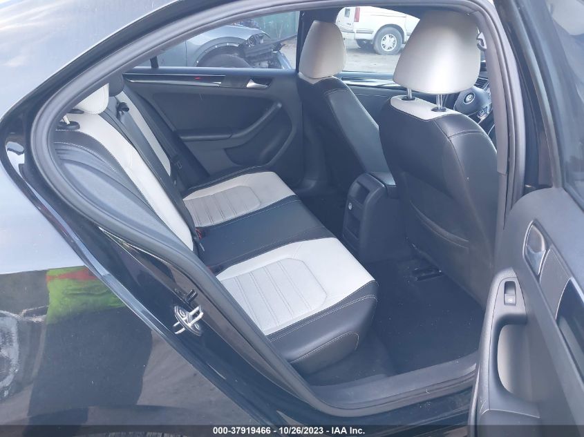2015 VOLKSWAGEN JETTA SEDAN 1.8T SPORT 3VWB17AJ1FM223091
