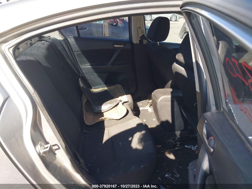 2013 MAZDA MAZDA3 I SPORT - JM1BL1U85D1714521