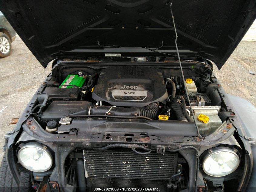 2014 JEEP WRANGLER UNLIMITED SPORT - 1C4BJWDG7EL115913