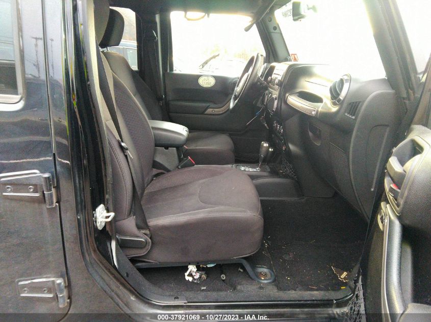 2014 JEEP WRANGLER UNLIMITED SPORT - 1C4BJWDG7EL115913