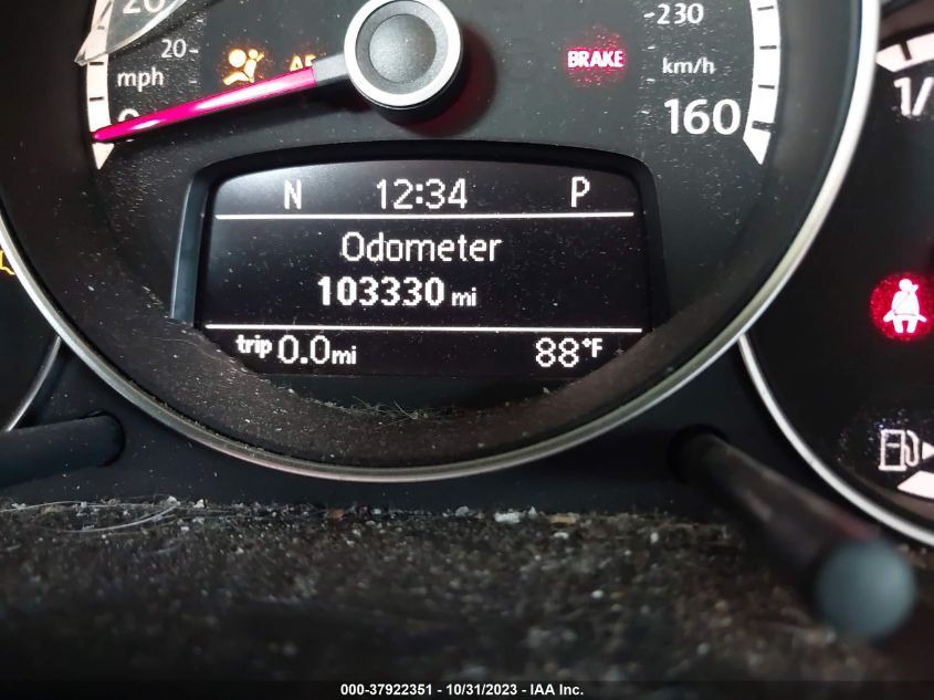 2013 VOLKSWAGEN BEETLE CONVERTIBLE 2.5L W/SOUND/NAV 3VW5X7AT1DM829436