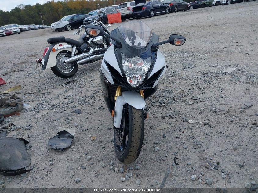 2019 SUZUKI GSX-R750 - JS1GR7MA4K7100347