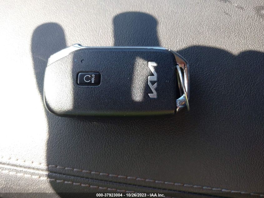 2023 KIA SORENTO HYBRID EX KNDRHDLG3P5173198