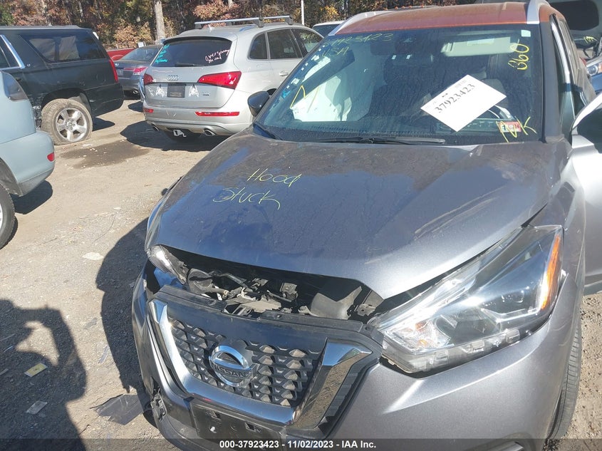 VIN 3N1CP5DV2LL552668 2020 NISSAN KICKS SR
