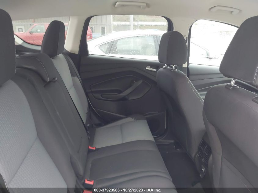 VIN 1FMCU9GD3HUE03579 2017 FORD ESCAPE SE