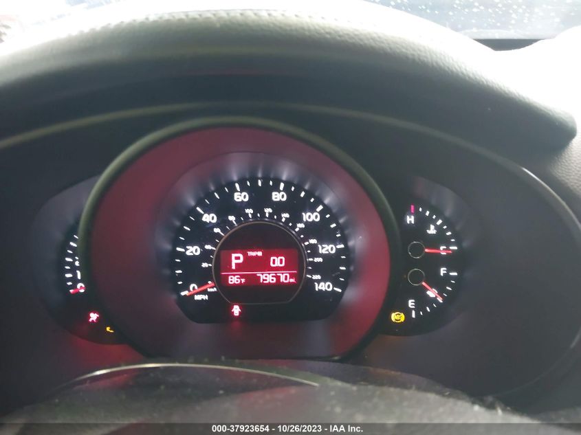 2018 KIA SOUL + - KNDJP3A5XJ7553551
