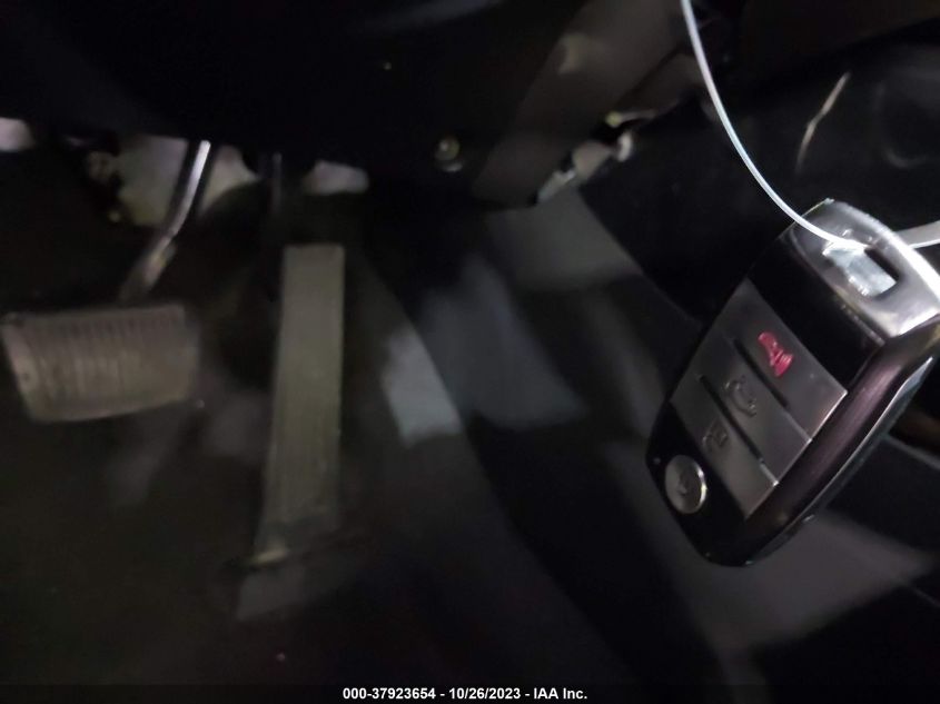 2018 KIA SOUL + - KNDJP3A5XJ7553551