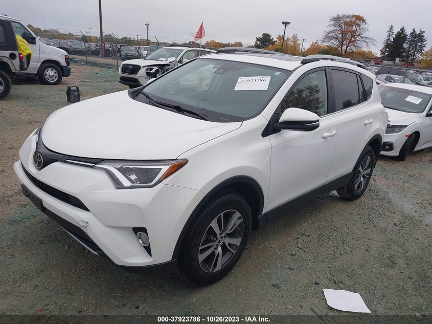 VIN JTMRFREV1HJ137100 2017 TOYOTA RAV4 XLE
