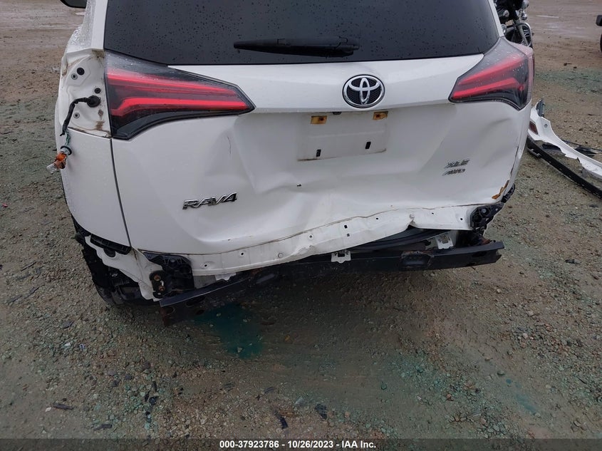 VIN JTMRFREV1HJ137100 2017 TOYOTA RAV4 XLE