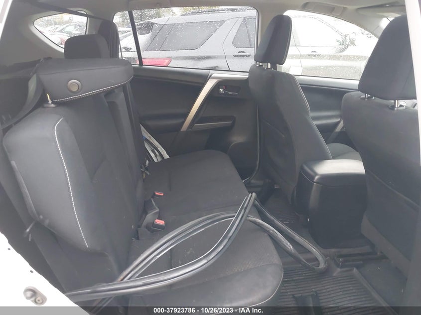 VIN JTMRFREV1HJ137100 2017 TOYOTA RAV4 XLE