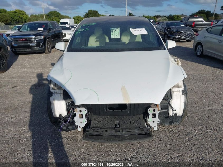 VIN 7SAXCDE55NF359972 2022 TESLA MODEL X