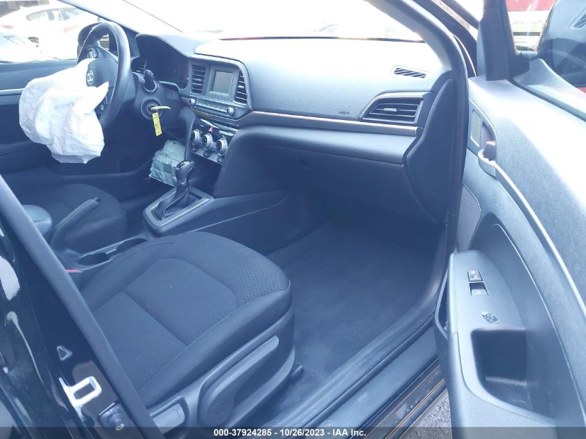 2019 HYUNDAI ELANTRA SE - KMHD74LF6KU796071