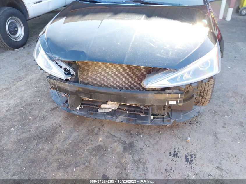 2019 HYUNDAI ELANTRA SE - KMHD74LF6KU796071