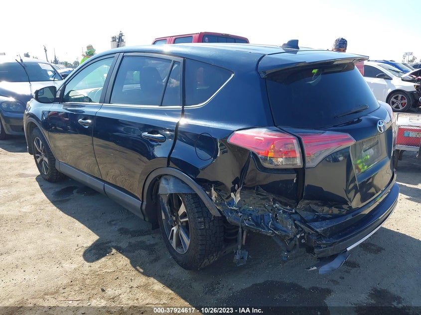 VIN JTMWFREV7HD105592 2017 TOYOTA RAV4 XLE