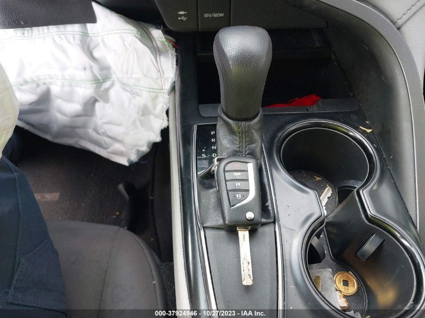 2019 TOYOTA CAMRY LE - 4T1B11HK1KU708900