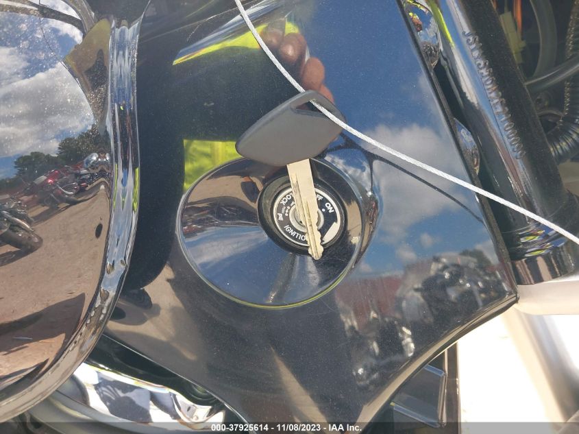 2014 SUZUKI VZ800 JS1VS56A2E2100099