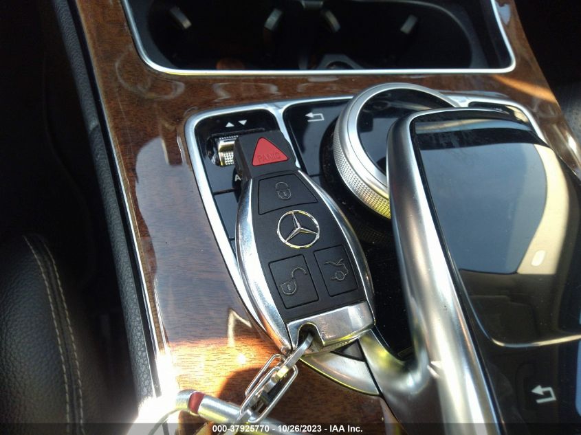 2015 MERCEDES-BENZ C-CLASS C 300 - 55SWF4KB9FU002837