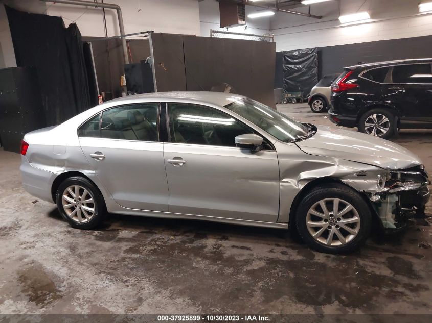 2014 VOLKSWAGEN JETTA SEDAN SE W/CONNECTIVITY 3VWB17AJ1EM203387