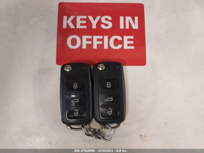 2014 VOLKSWAGEN JETTA SEDAN SE W/CONNECTIVITY 3VWB17AJ1EM203387