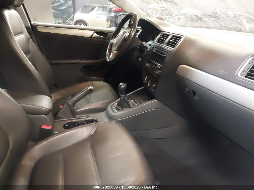 2014 VOLKSWAGEN JETTA SEDAN SE W/CONNECTIVITY 3VWB17AJ1EM203387