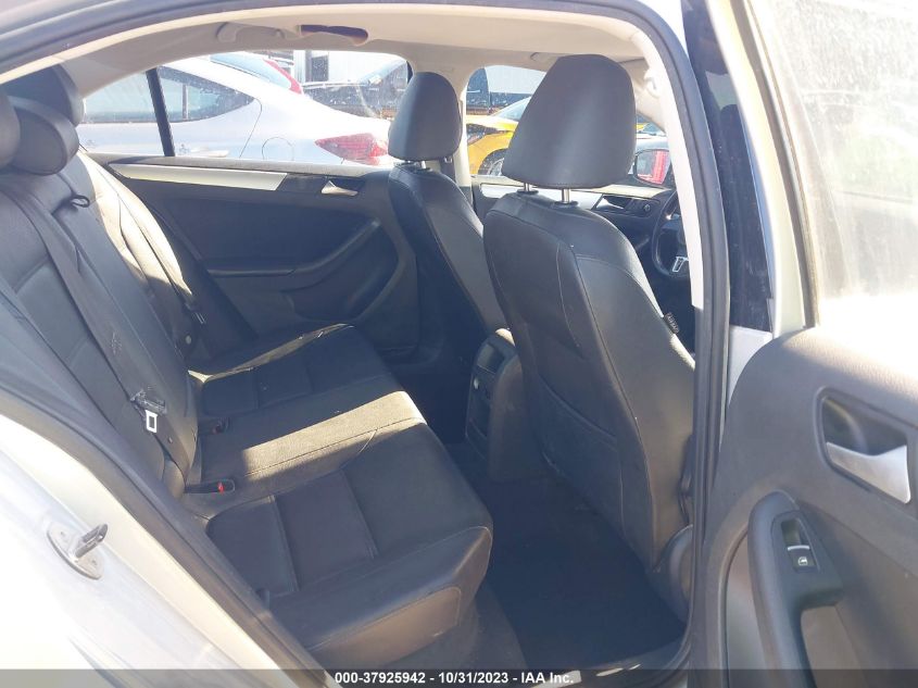 2013 VOLKSWAGEN JETTA SEDAN SE 3VWDX7AJ8DM424779