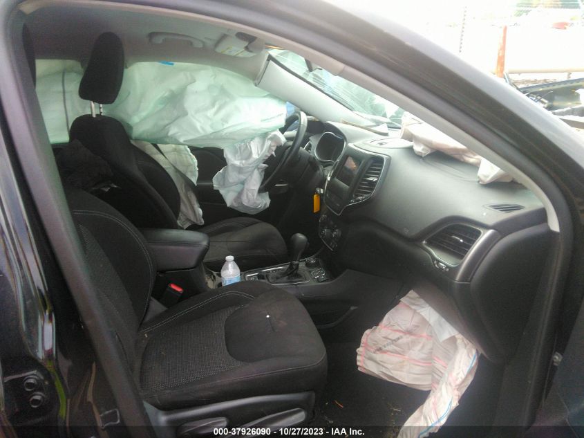 VIN 1C4PJMCX3KD240098 2019 JEEP CHEROKEE LATITUDE