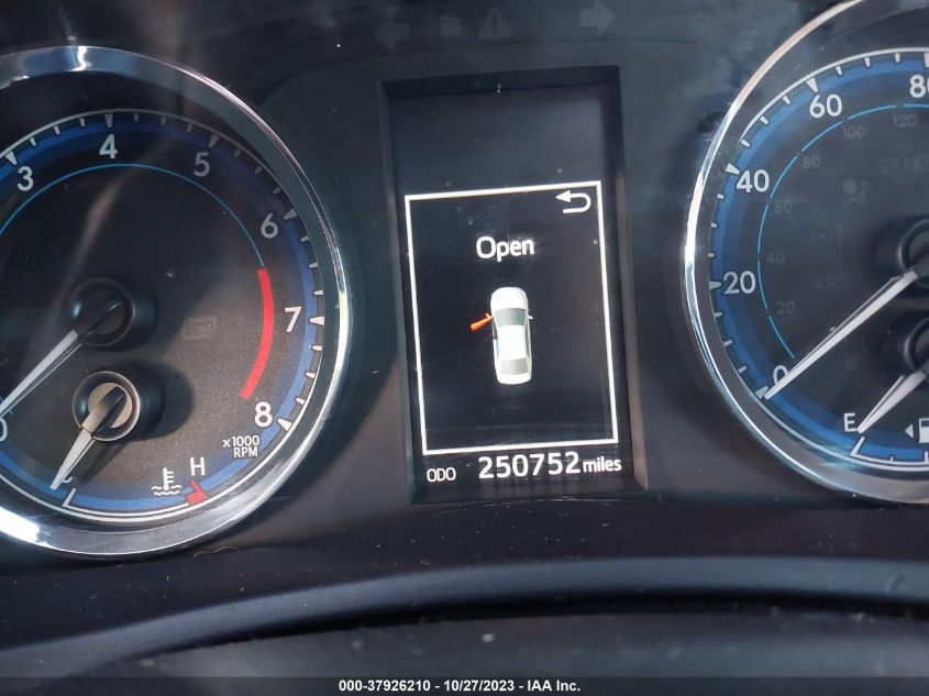 2019 TOYOTA COROLLA L/LE/XLE/SE/XSE - 5YFBURHE2KP879365