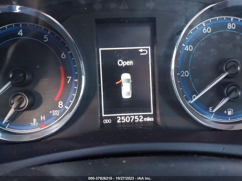 2019 TOYOTA COROLLA L/LE/XLE/SE/XSE - 5YFBURHE2KP879365