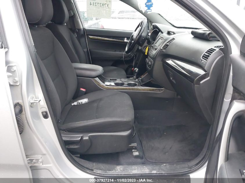 2014 KIA SORENTO LX - 5XYKTCA64EG450854